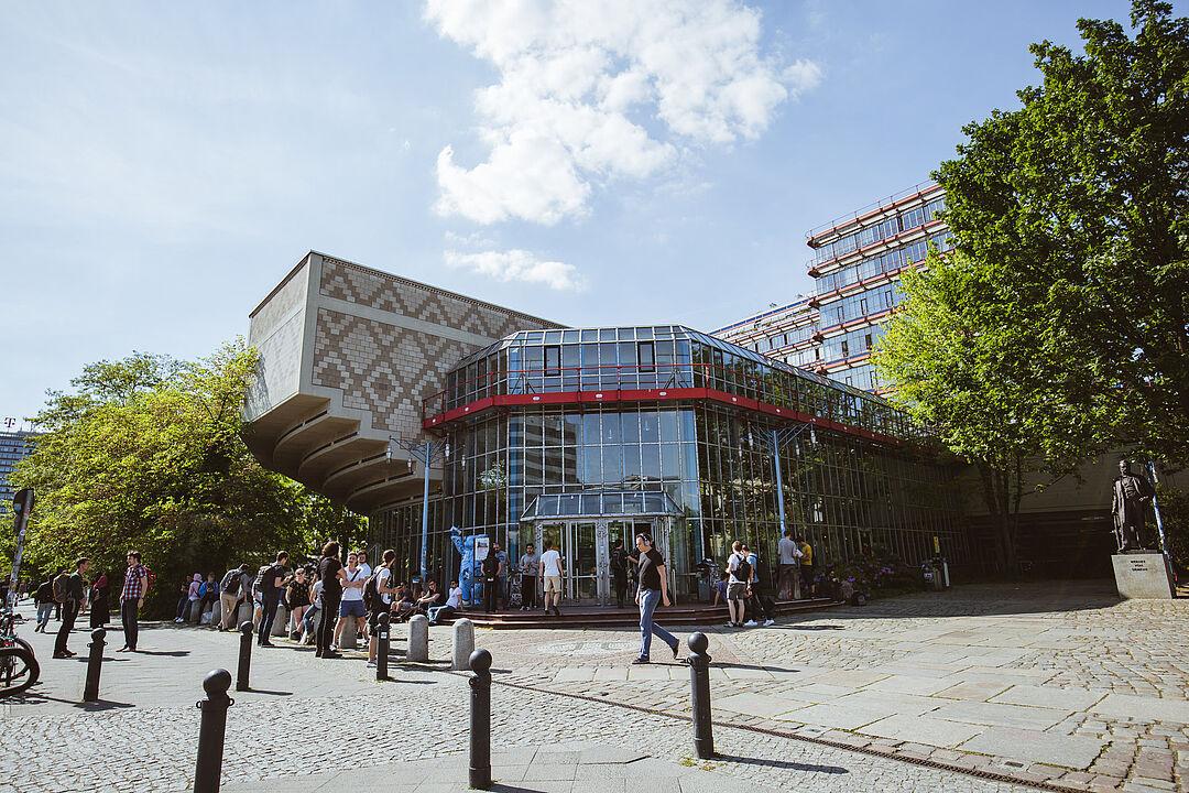 Campus e edifício principal da TU Berlin em Berlim
